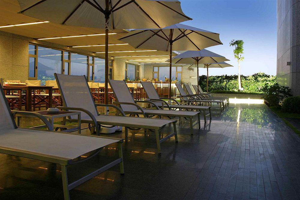 Hotel Four Points By Sheraton Le Verdun 4*